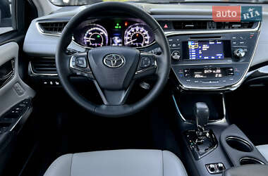 Седан Toyota Avalon 2012 в 