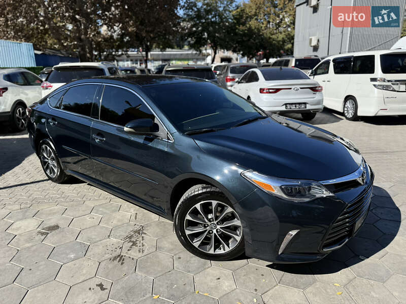 Седан Toyota Avalon 2016 в Одесі