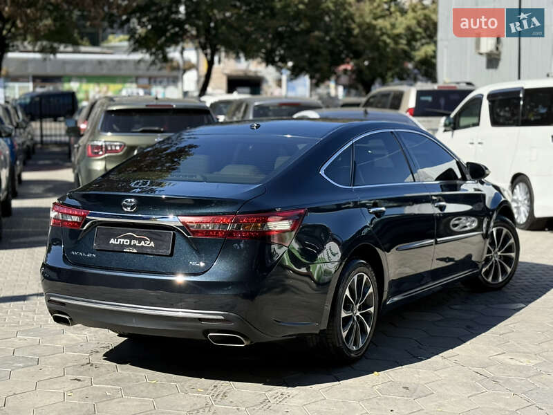 Седан Toyota Avalon 2016 в Одесі