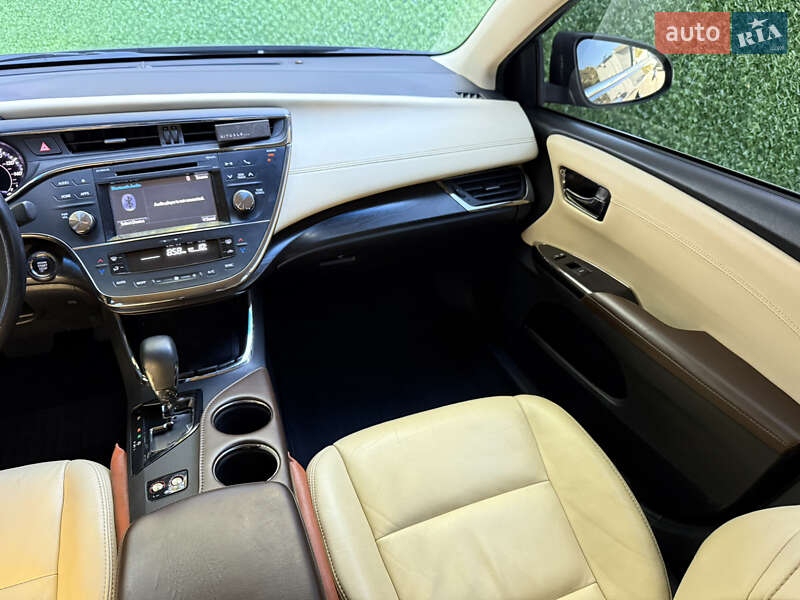 Седан Toyota Avalon 2016 в Одесі