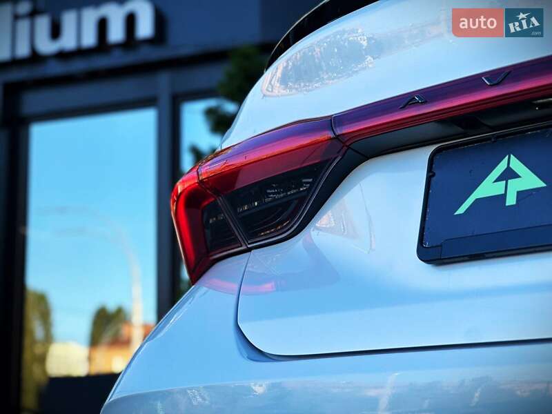 Седан Toyota Avalon 2018 в Киеве