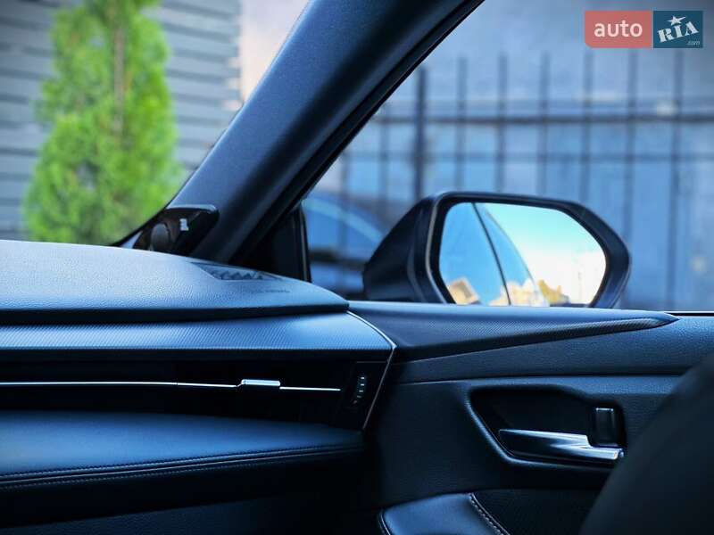 Седан Toyota Avalon 2018 в Киеве
