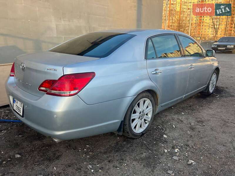 Седан Toyota Avalon 2006 в Киеве