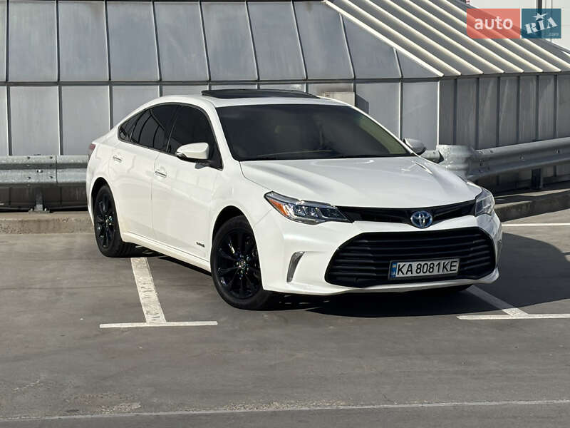 Седан Toyota Avalon 2016 в Киеве