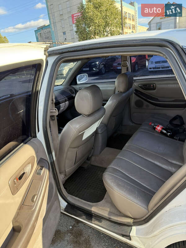 Седан Toyota Avalon 1996 в Киеве