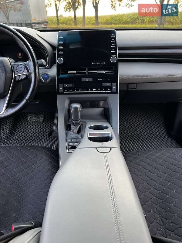 Седан Toyota Avalon 2019 в Володимирі