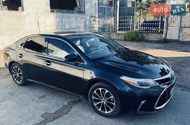Седан Toyota Avalon 2015 в Житомирі