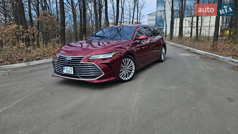 Седан Toyota Avalon 2020 в Киеве