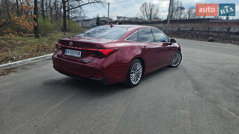 Седан Toyota Avalon 2020 в Киеве