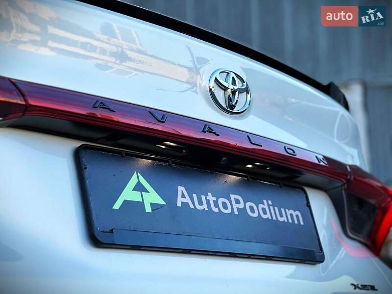 Седан Toyota Avalon 2018 в Киеве фото 18 Седан Toyota Avalon 2018 в Киеве