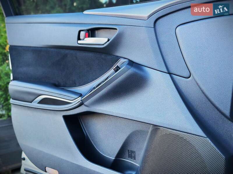 Седан Toyota Avalon 2018 в Киеве фото 22 Седан Toyota Avalon 2018 в Киеве