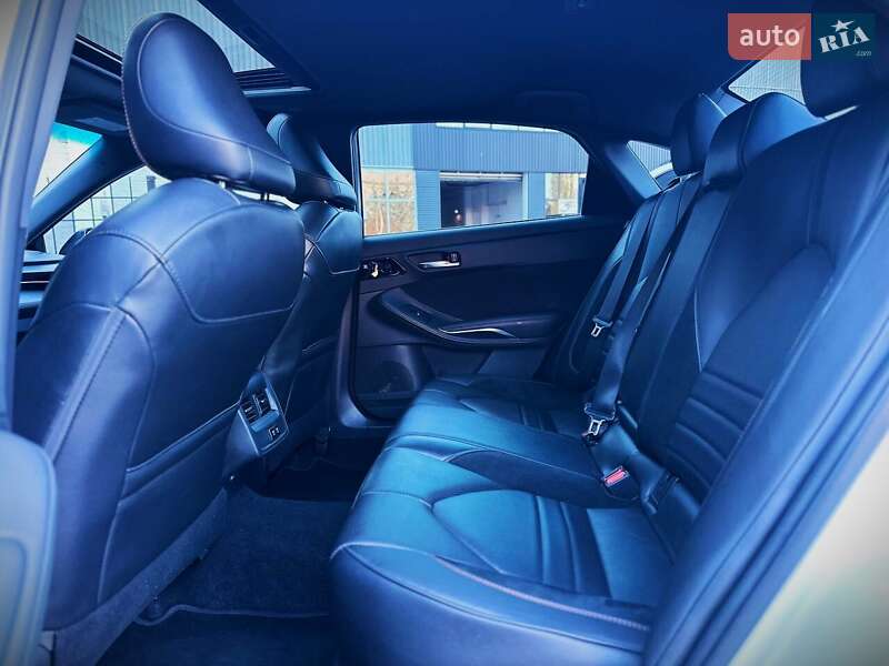 Седан Toyota Avalon 2018 в Киеве фото 32 Седан Toyota Avalon 2018 в Киеве