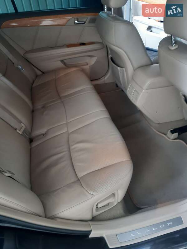 Седан Toyota Avalon 2006 в Дніпрі