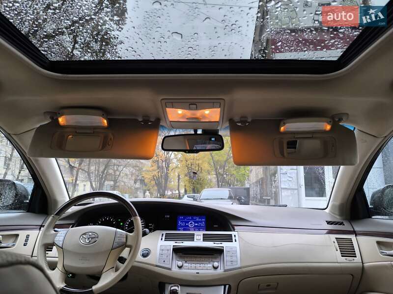 Седан Toyota Avalon 2008 в Киеве