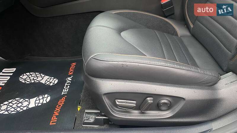 Седан Toyota Avalon 2022 в Виннице