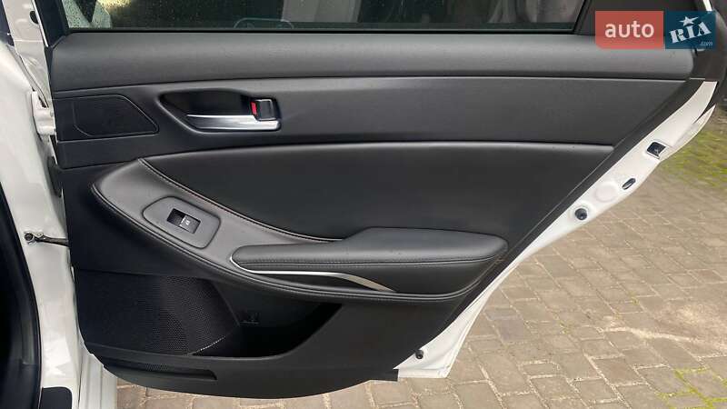 Седан Toyota Avalon 2022 в Виннице