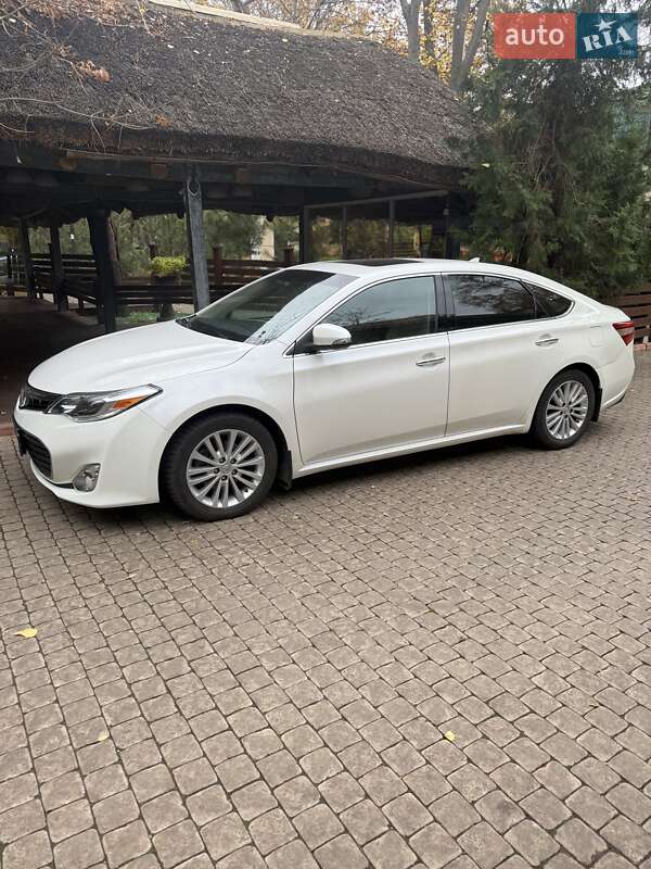 Седан Toyota Avalon 2013 в Одессе