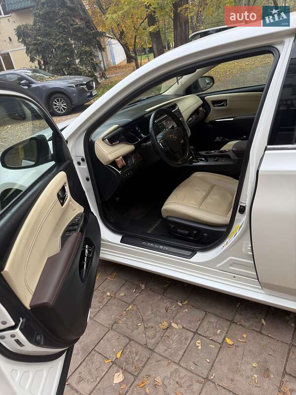 Седан Toyota Avalon 2013 в Одессе