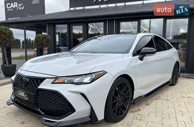 Седан Toyota Avalon 2020 в Львові