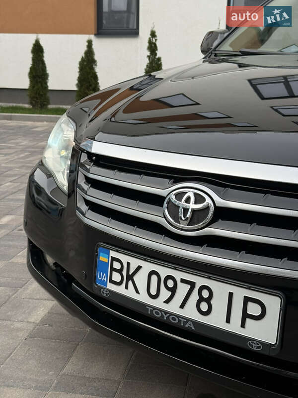 Седан Toyota Avalon 2006 в Рівному