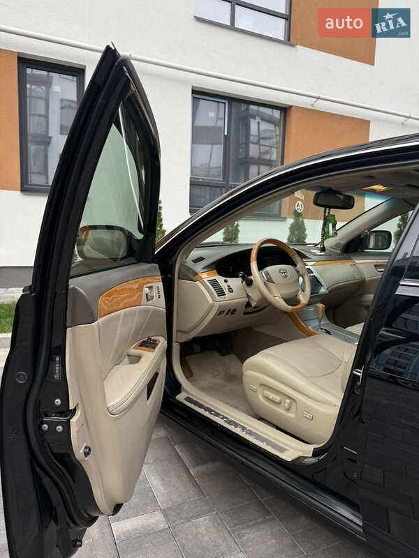 Седан Toyota Avalon 2006 в Рівному