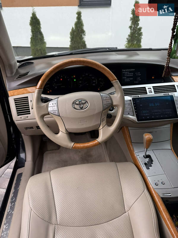 Седан Toyota Avalon 2006 в Рівному