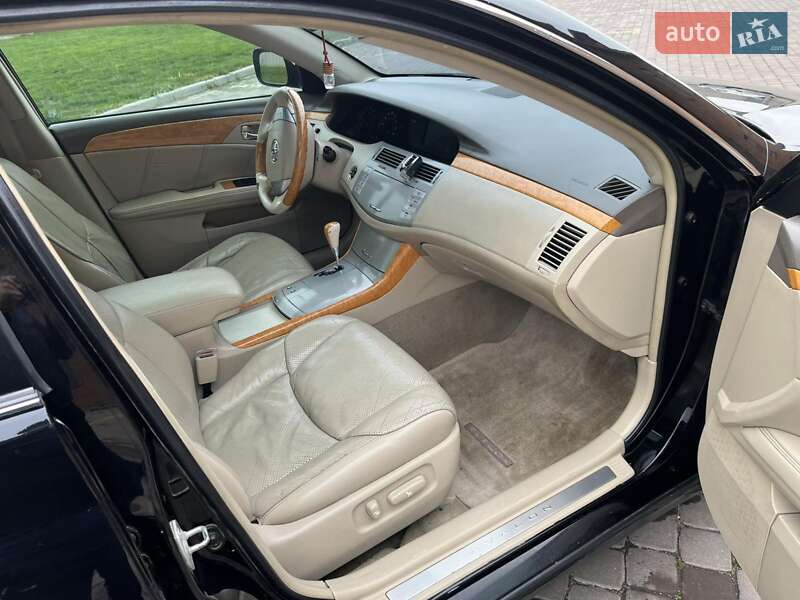 Седан Toyota Avalon 2006 в Теофиполе