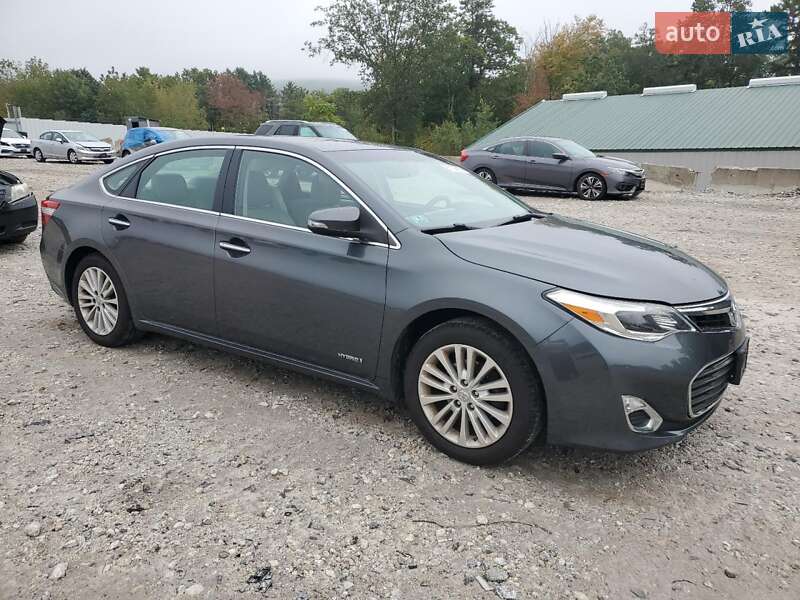 Седан Toyota Avalon 2015 в Львове