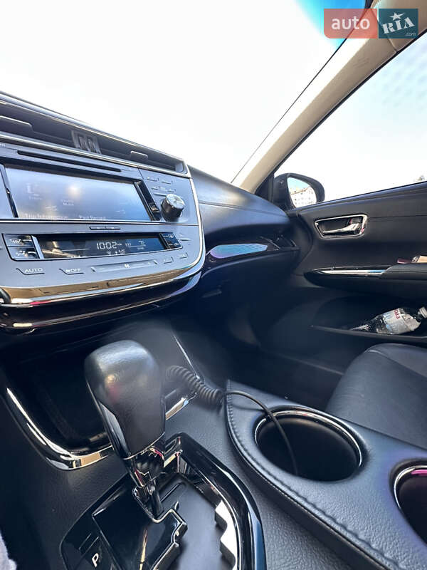 Седан Toyota Avalon 2015 в Луцке
