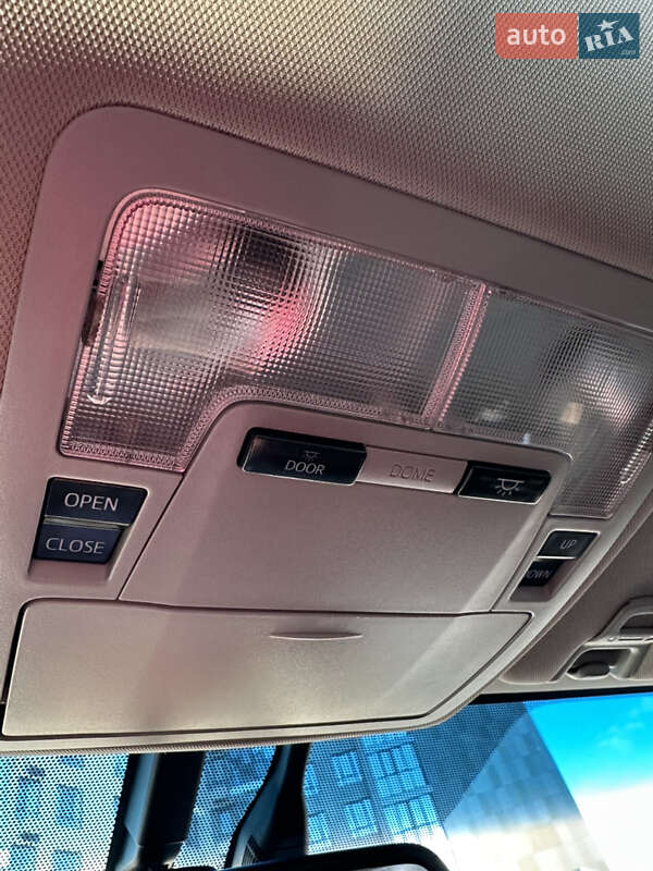 Седан Toyota Avalon 2015 в Луцке