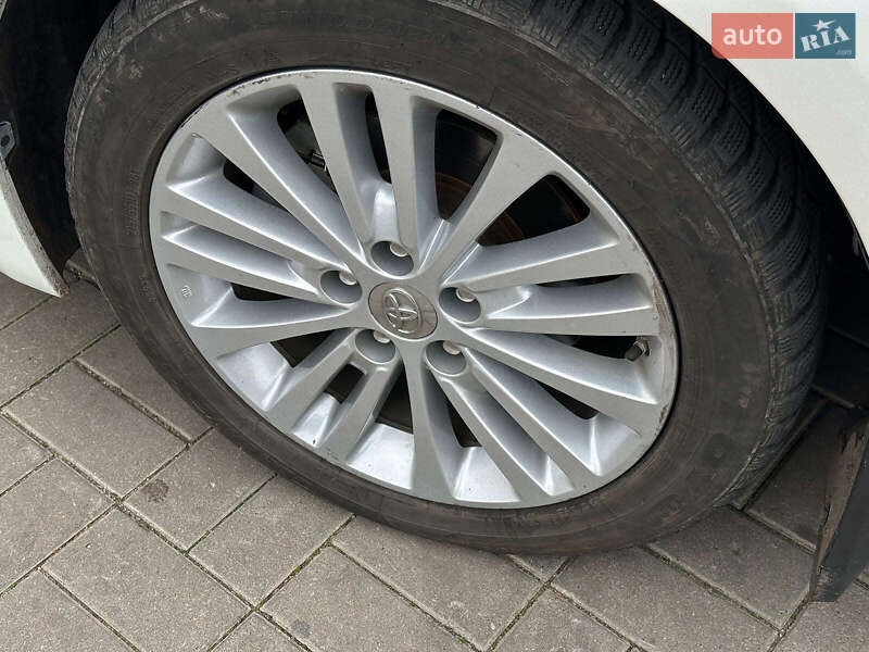 Седан Toyota Avalon 2013 в Одессе