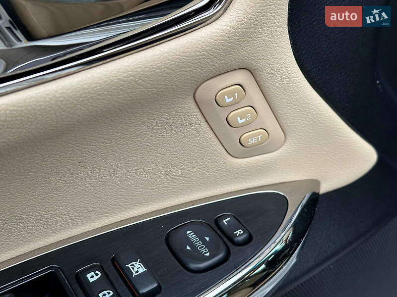 Седан Toyota Avalon 2013 в Одессе