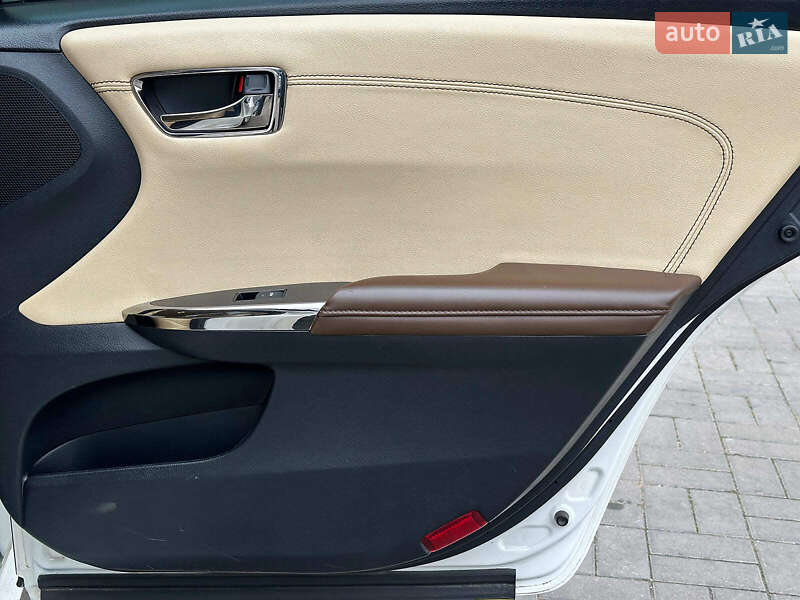 Седан Toyota Avalon 2013 в Одессе