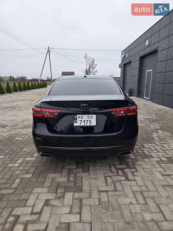 Седан Toyota Avalon 2017 в Криничках
