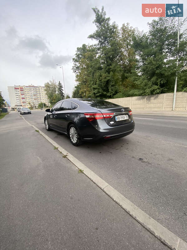 Седан Toyota Avalon 2015 в Гнивани