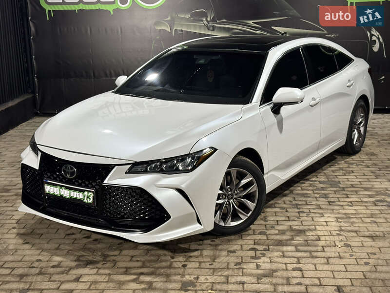 Седан Toyota Avalon 2018 в Одесі