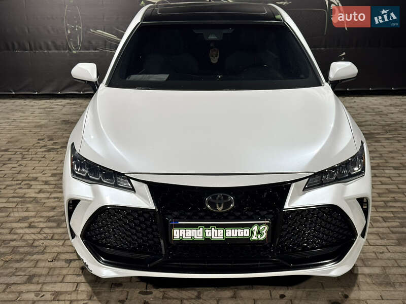 Седан Toyota Avalon 2018 в Одесі