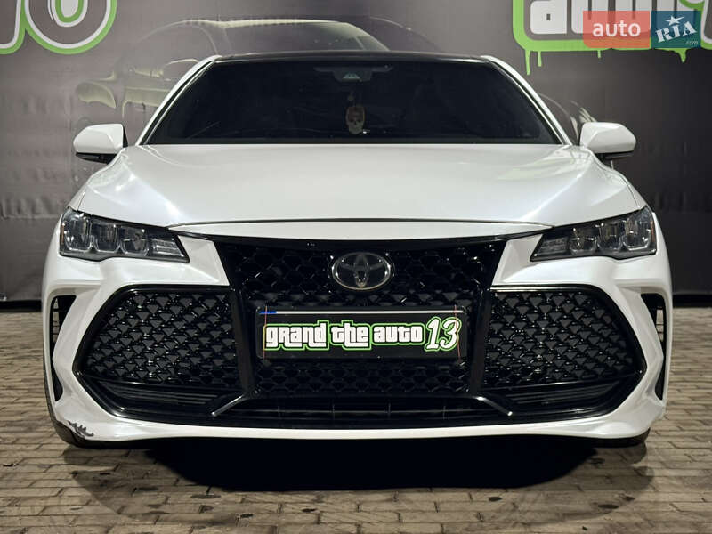 Седан Toyota Avalon 2018 в Одесі