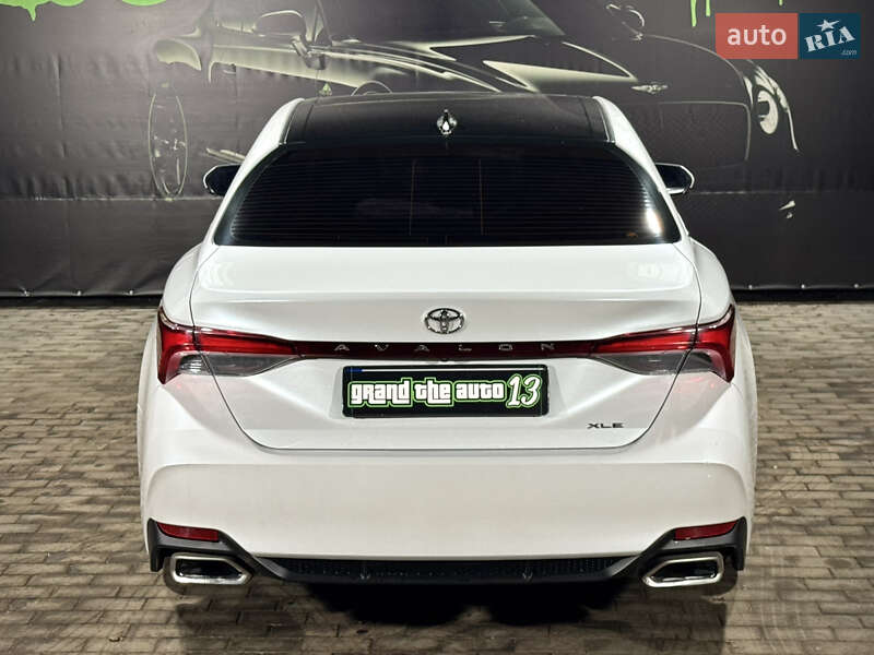 Седан Toyota Avalon 2018 в Одесі