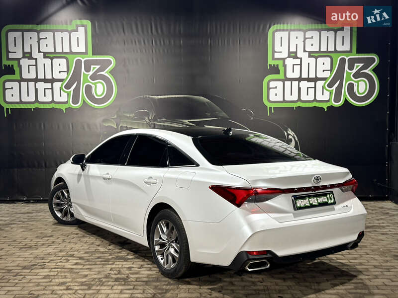 Седан Toyota Avalon 2018 в Одесі