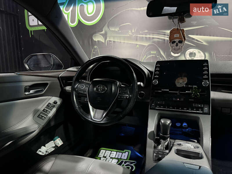 Седан Toyota Avalon 2018 в Одесі