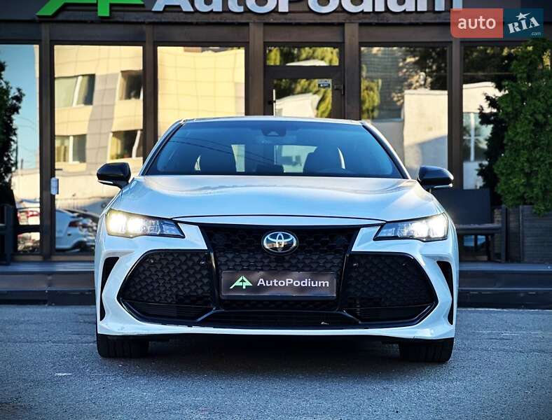 Седан Toyota Avalon 2018 в Києві фото 2 Седан Toyota Avalon 2018 в Києві