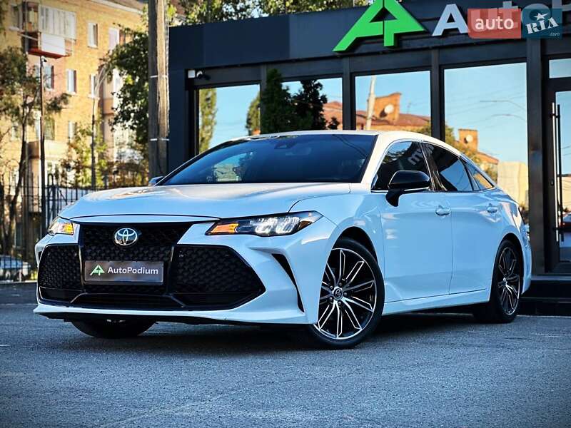 Седан Toyota Avalon 2018 в Києві фото 5 Седан Toyota Avalon 2018 в Києві