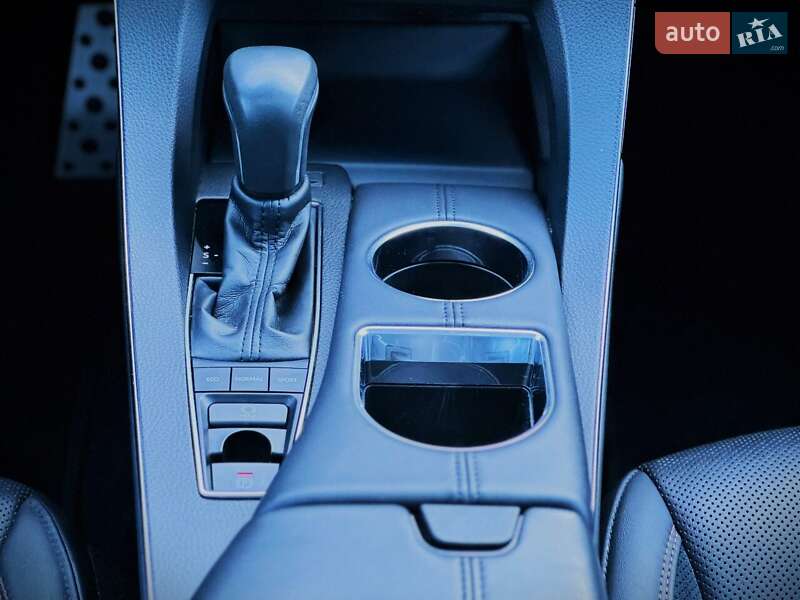 Седан Toyota Avalon 2018 в Києві фото 40 Седан Toyota Avalon 2018 в Києві