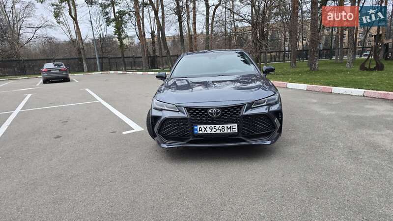 Седан Toyota Avalon 2019 в Харкові