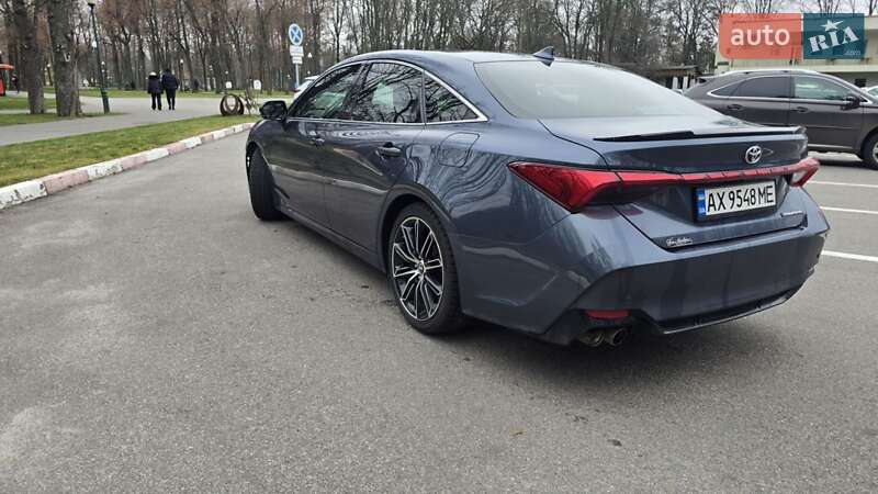 Седан Toyota Avalon 2019 в Харкові