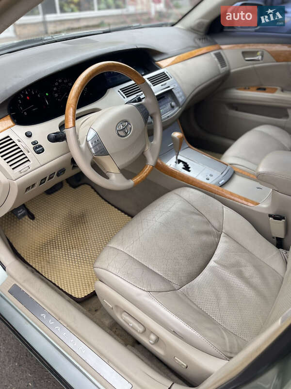 Седан Toyota Avalon 2006 в Одесі