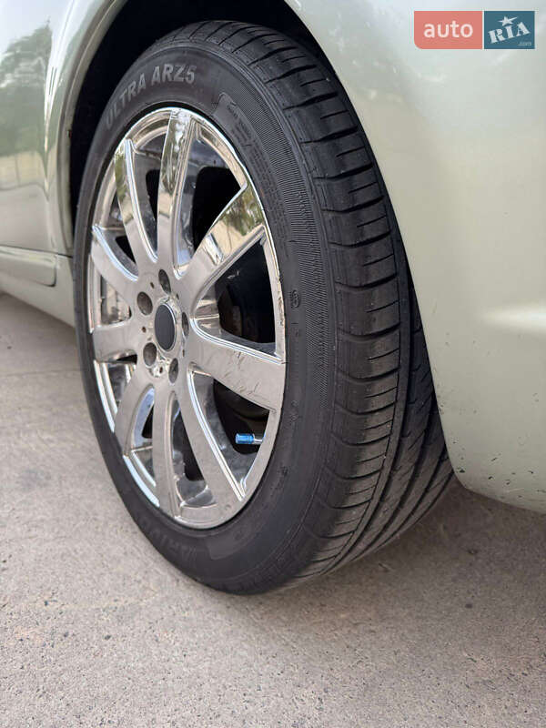 Седан Toyota Avalon 2006 в Одесі