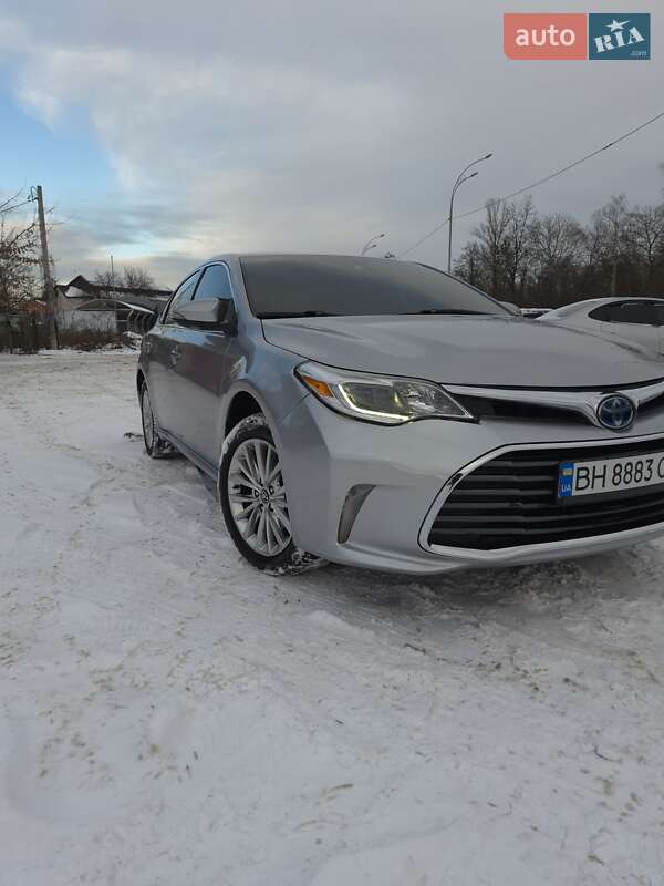 Седан Toyota Avalon 2018 в Киеве