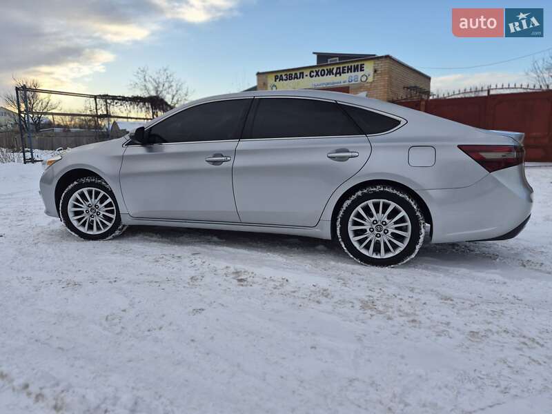 Седан Toyota Avalon 2018 в Киеве